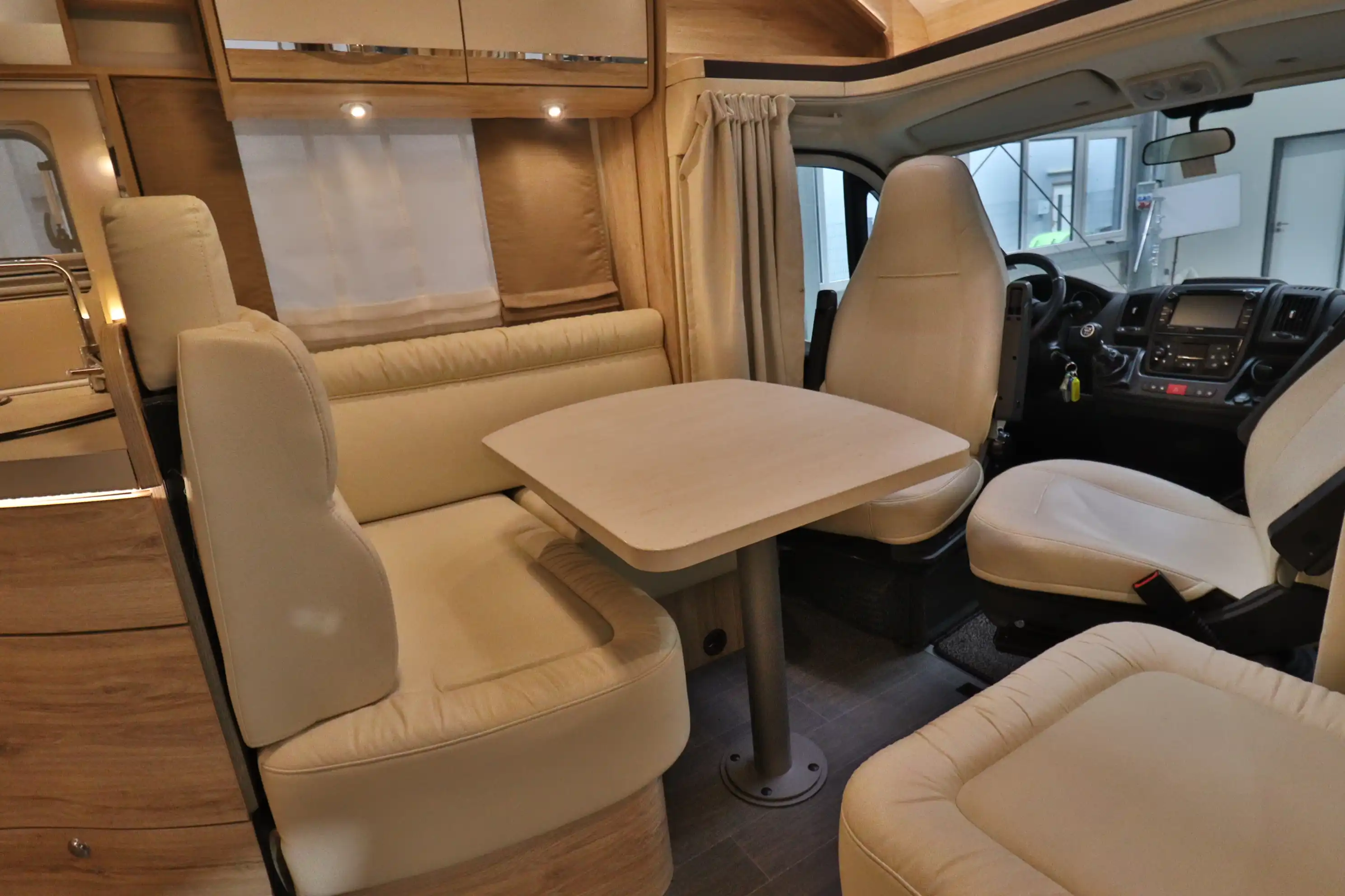 EURAMOBIL Profila RS 725 QB